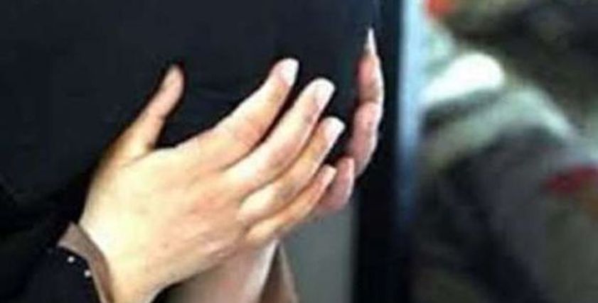 سيدة حزينة - أرشيفية