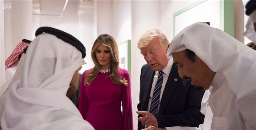 ميلانيا وزوجها ترامب وملك السعودية