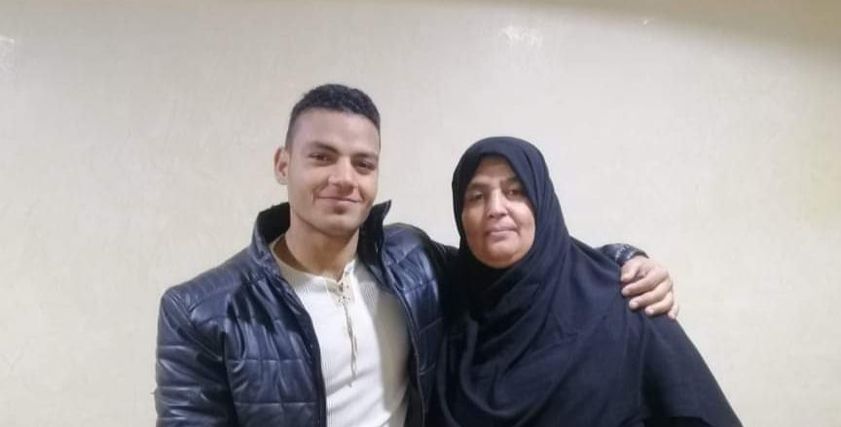 الشاب الذي انقذ الطفل ووالدته