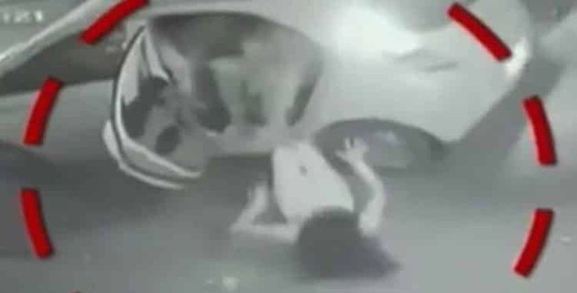 بالفيديو| قبل ساعات قليلة من زفافها.. اختطاف عروس على يد مجهولين